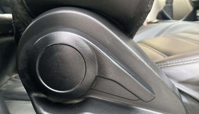 2022 Tata ALTROZ XM PLUS PETROL, Petrol, Manual, 52,760 km, Driver Side Adjustment Panel