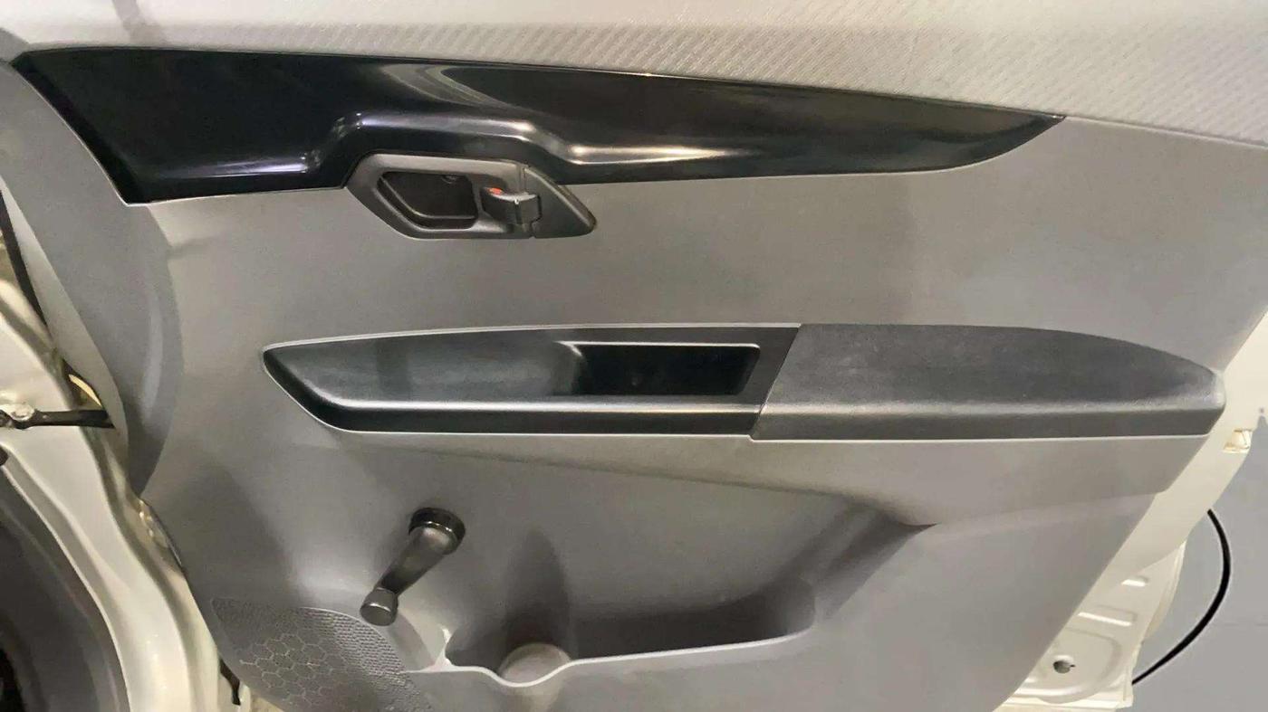 2018 Mahindra KUV 100 NXT K2 D 6S, Diesel, Manual, 25,953 km, Driver Side Door Panels Control