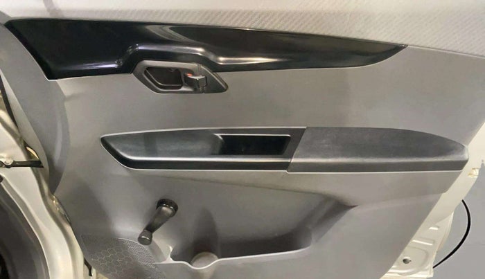 2018 Mahindra KUV 100 NXT K2 D 6S, Diesel, Manual, 25,489 km, Driver Side Door Panels Control