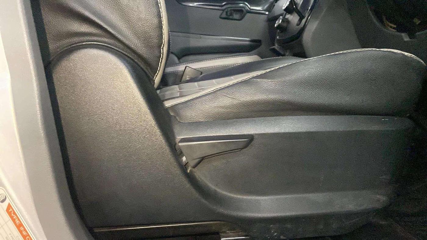 2018 Mahindra KUV 100 NXT K2 D 6S, Diesel, Manual, 25,953 km, Driver Side Adjustment Panel