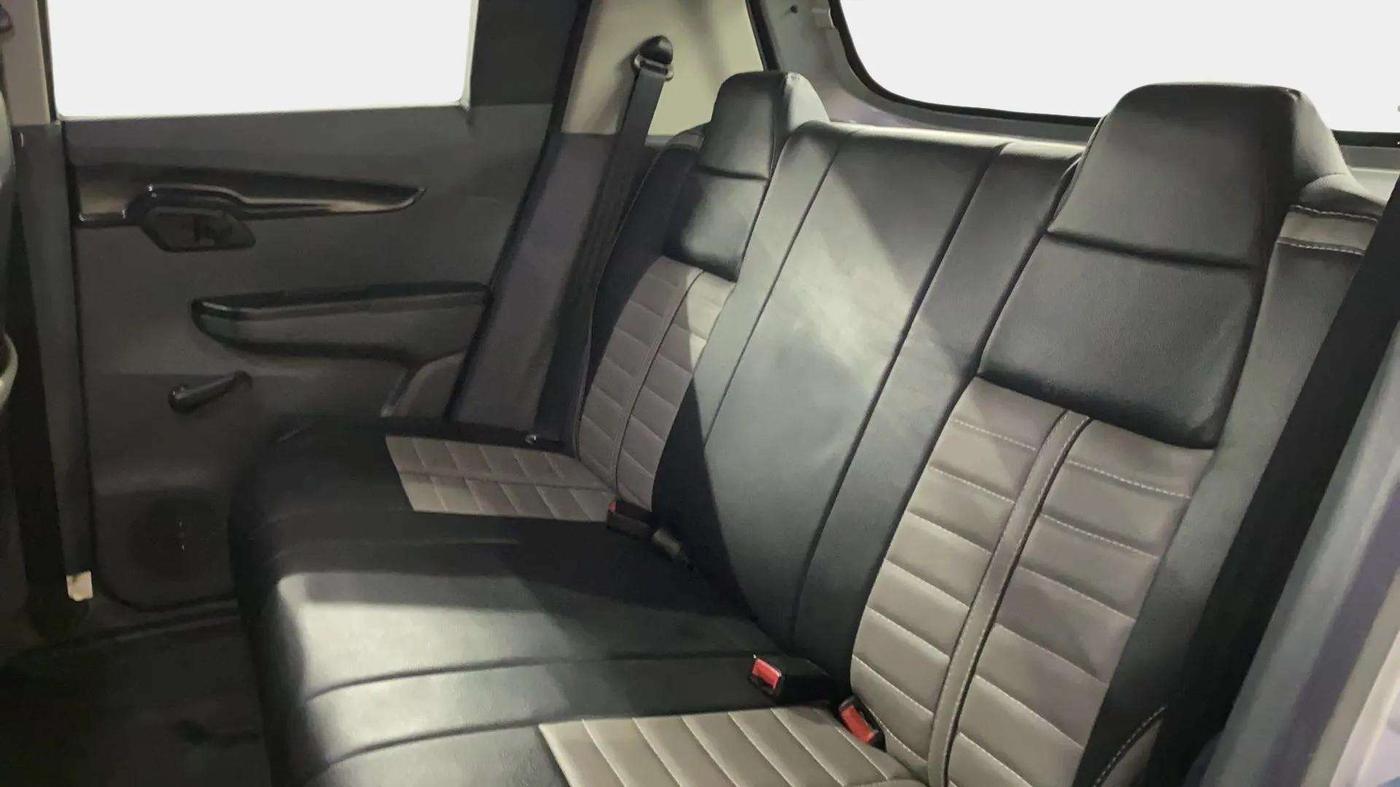 2018 Mahindra KUV 100 NXT K2 D 6S, Diesel, Manual, 25,953 km, Right Side Rear Door Cabin