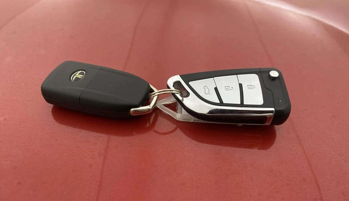 2019 Tata TIGOR XZA PLUS PETROL, Petrol, Automatic, 69,071 km, Key Close Up