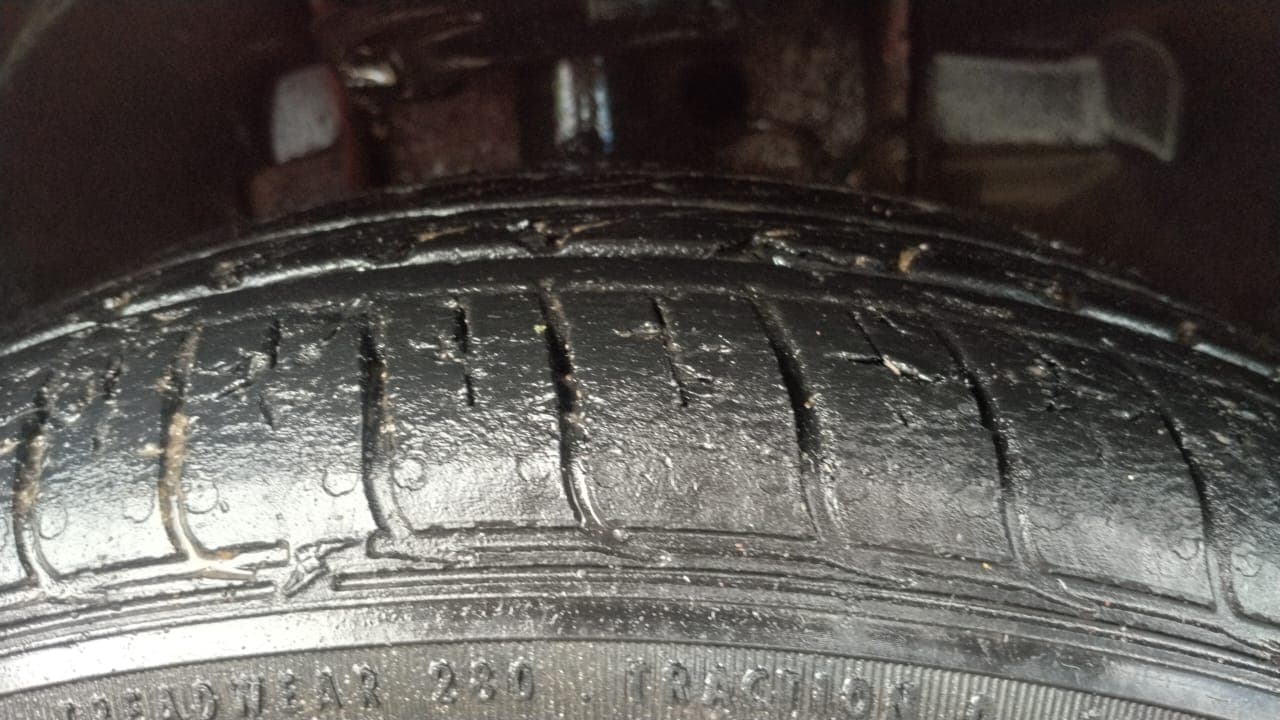 2019 Tata TIGOR XZA PLUS PETROL, Petrol, Automatic, 69,159 km, Right Front Tyre Tread