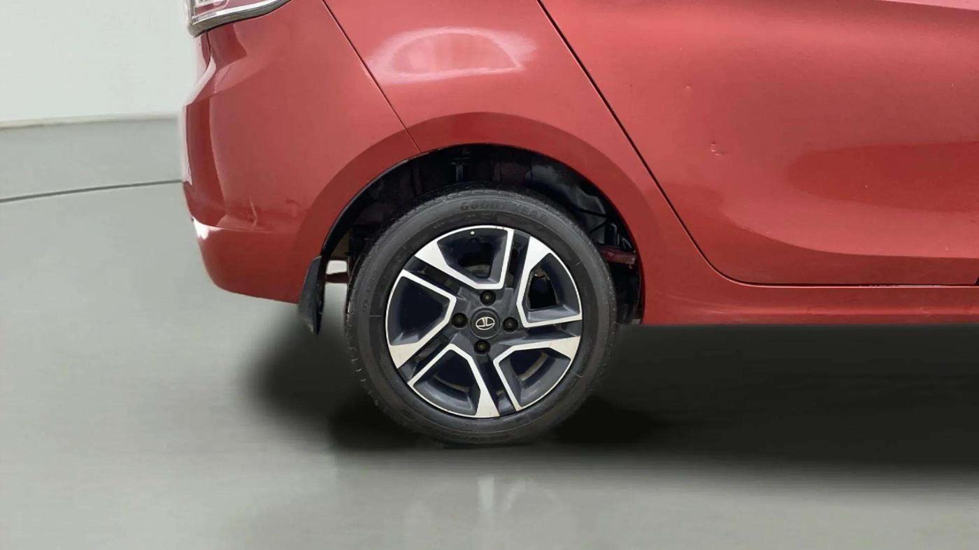 2019 Tata TIGOR XZA PLUS PETROL, Petrol, Automatic, 69,159 km, Right Rear Wheel
