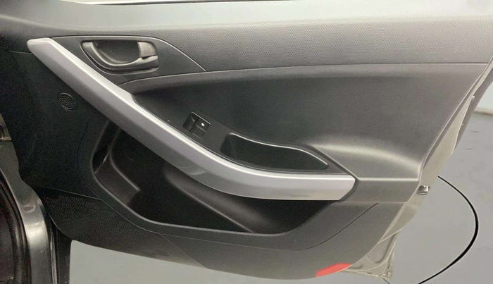 2021 Tata NEXON XE PETROL, Petrol, Manual, 27,531 km, Driver Side Door Panels Control