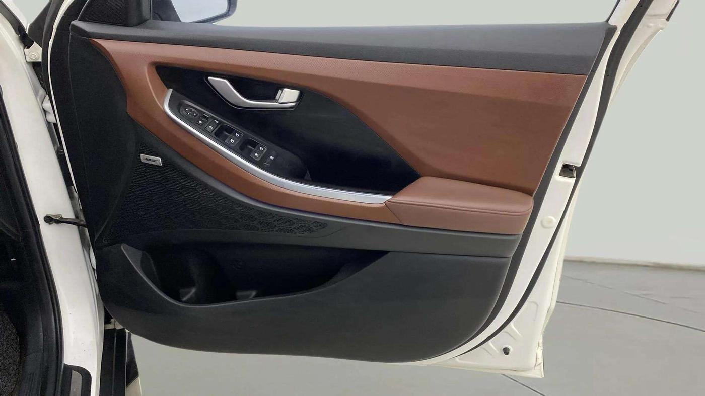 2021 Hyundai ALCAZAR PLATINUM(O) 6STR 1.5 AT, Diesel, Automatic, 1,01,870 km, Driver Side Door Panels Control