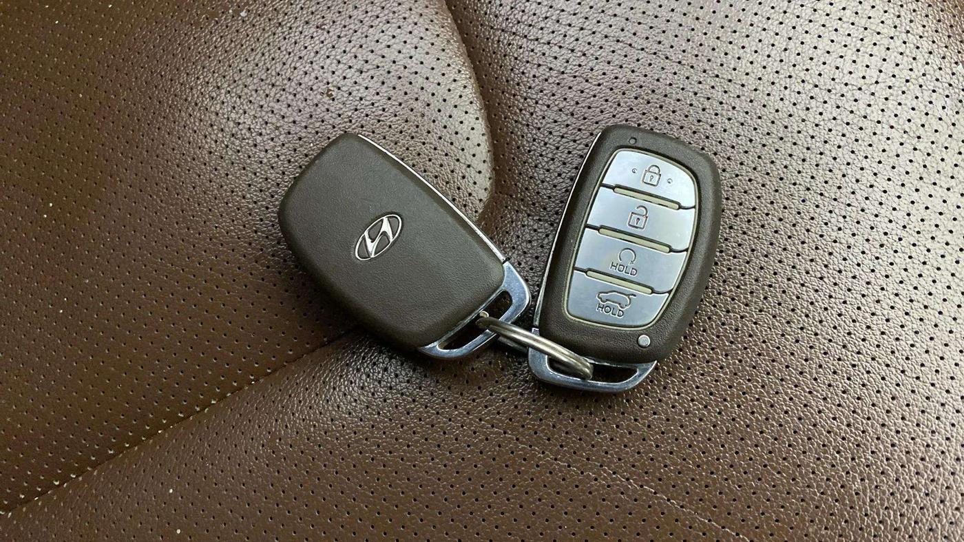 2021 Hyundai ALCAZAR PLATINUM(O) 6STR 1.5 AT, Diesel, Automatic, 1,01,870 km, Key Close Up