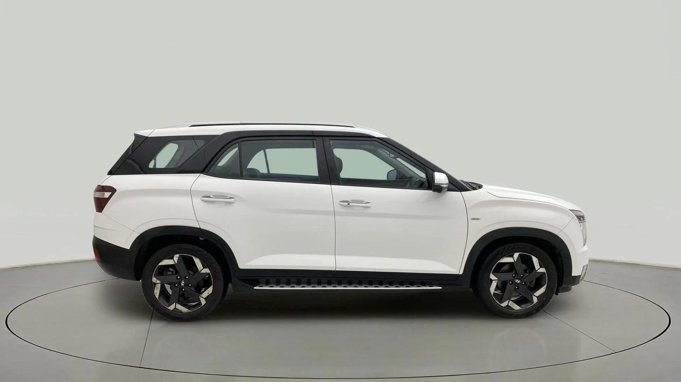 2021 Hyundai ALCAZAR PLATINUM(O) 6STR 1.5 AT, Diesel, Automatic, 1,01,870 km, Right Side View