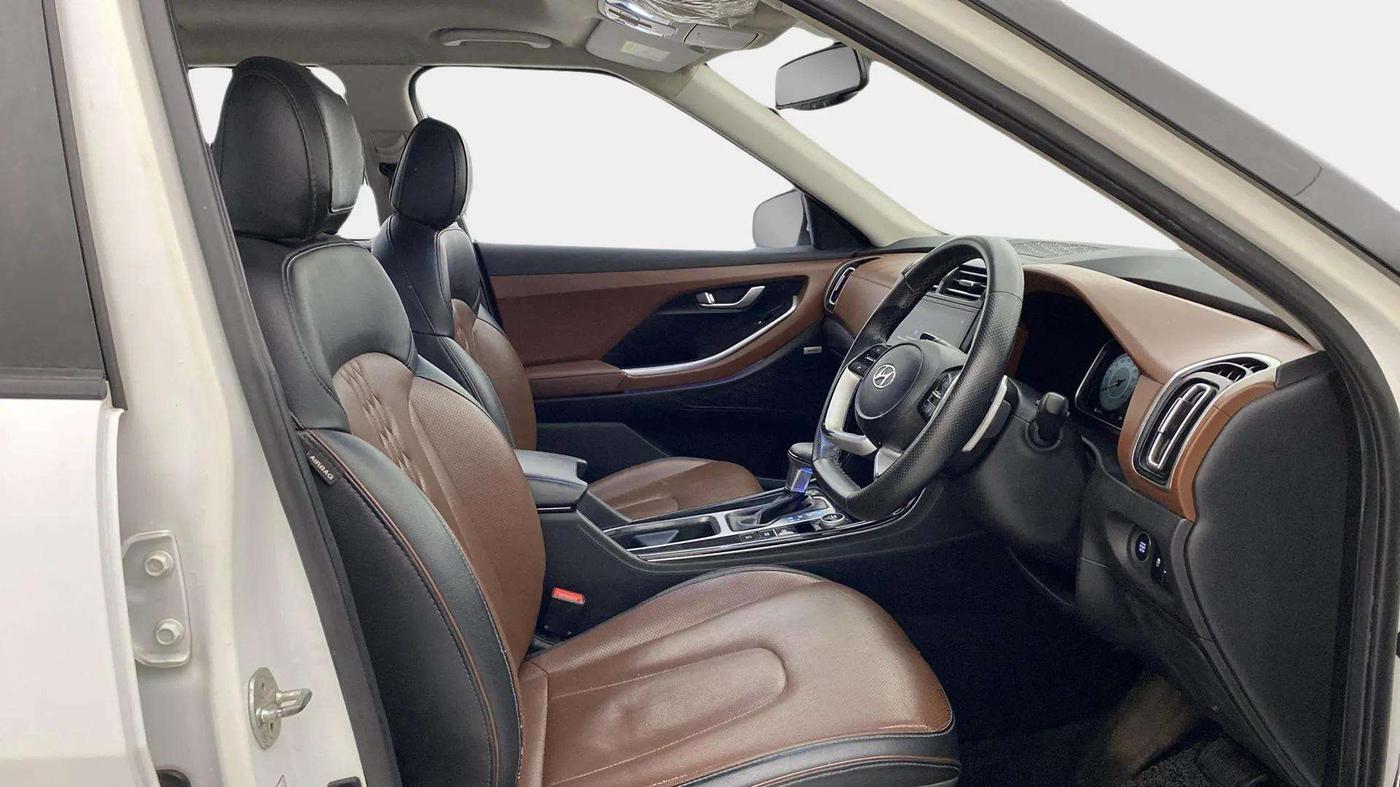 2021 Hyundai ALCAZAR PLATINUM(O) 6STR 1.5 AT, Diesel, Automatic, 1,01,870 km, Right Side Front Door Cabin