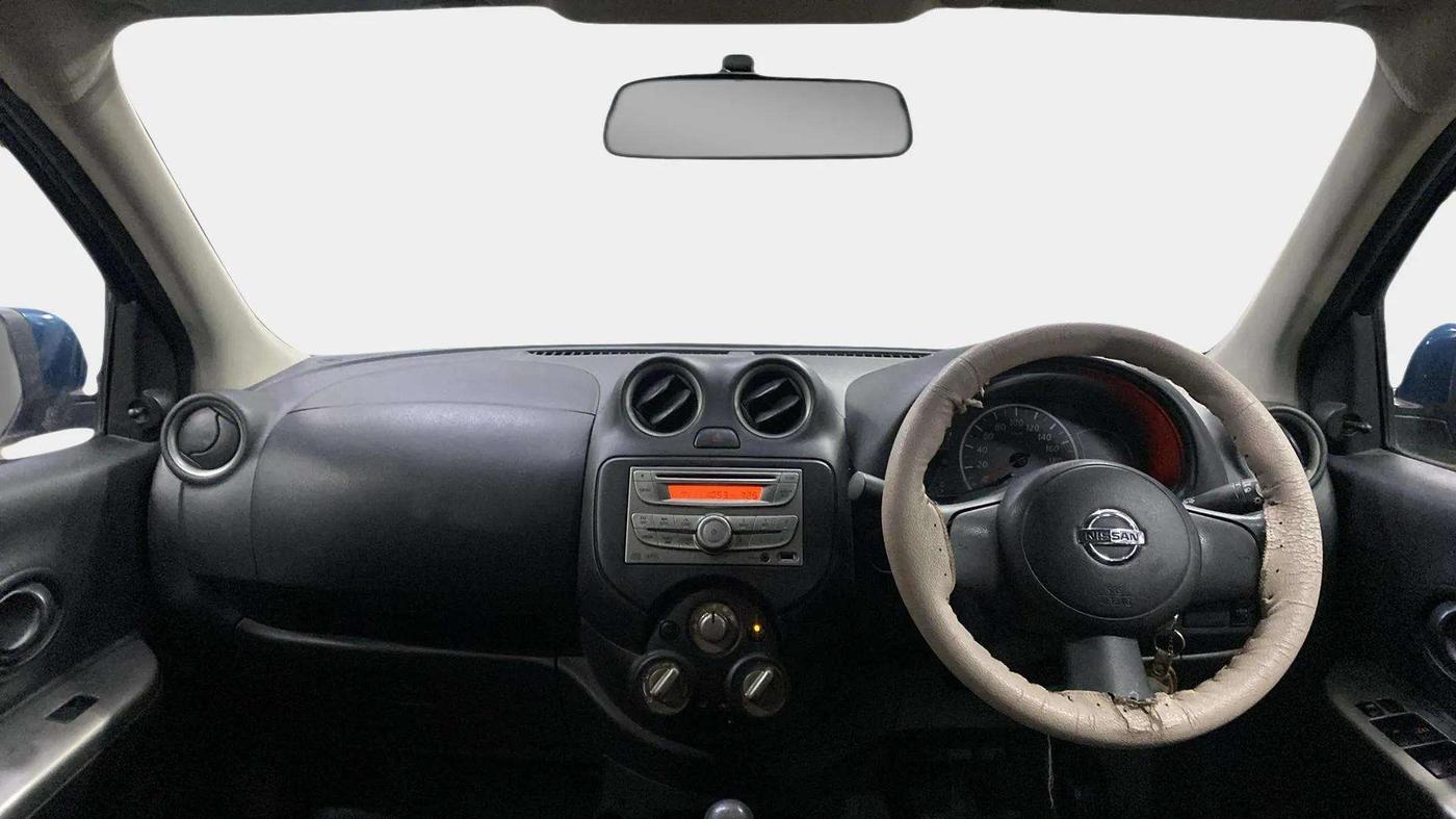 2016 Nissan Micra Active XV, Petrol, Manual, 38,302 km, Dashboard
