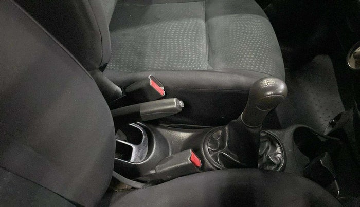 2016 Nissan Micra Active XV, Petrol, Manual, 38,302 km, Gear Lever