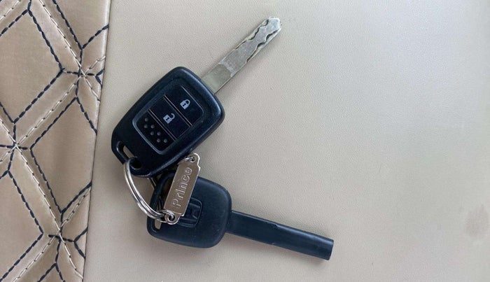 2020 Honda Amaze 1.2L I-VTEC S, CNG, Manual, 57,083 km, Key Close Up