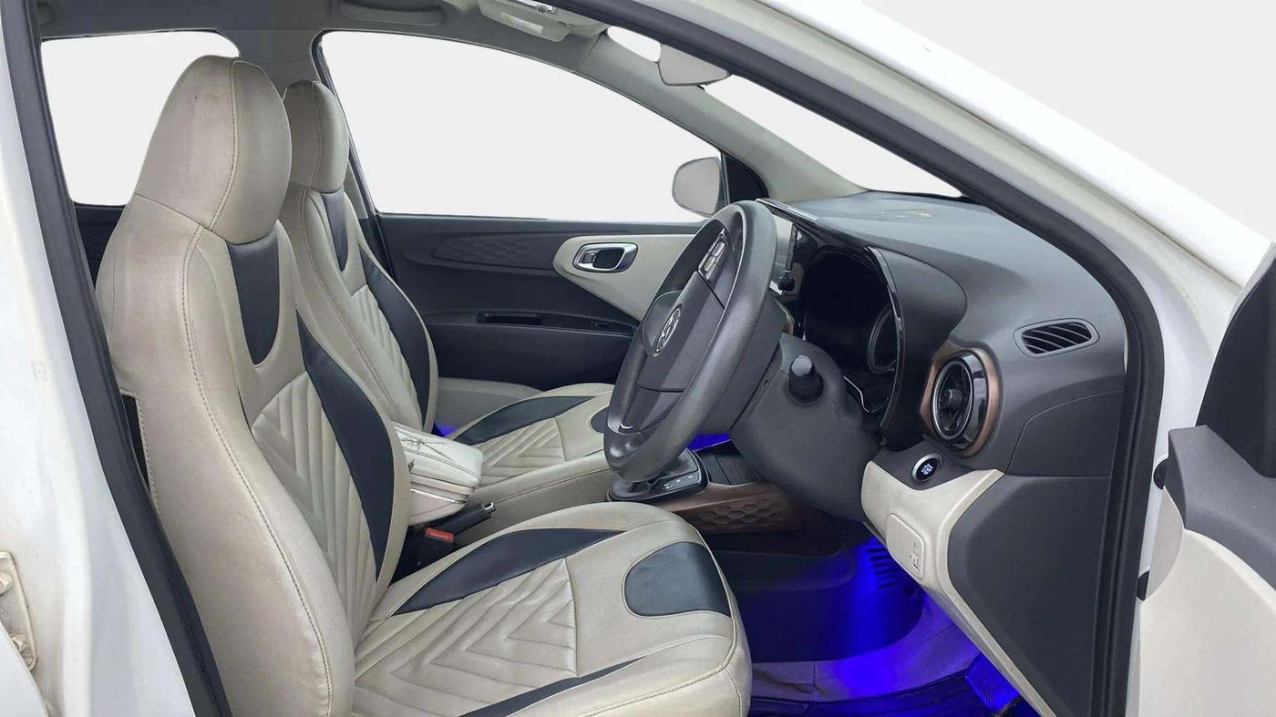 2020 Hyundai AURA SX PLUS 1.2 AMT CRDI, Diesel, Automatic, 58,646 km, Right Side Front Door Cabin