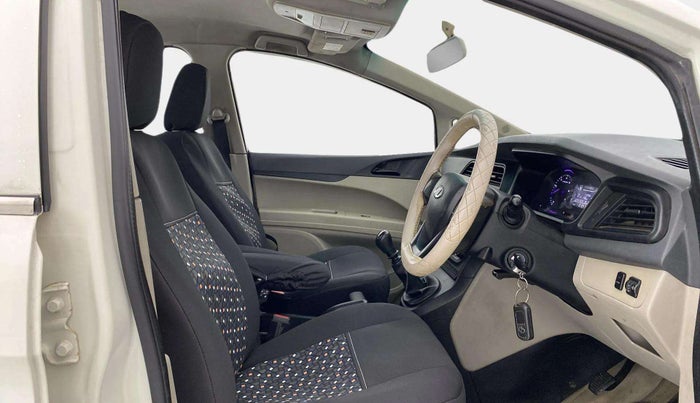 2018 Mahindra MARAZZO M2 7STR, Diesel, Manual, 1,21,208 km, Right Side Front Door Cabin
