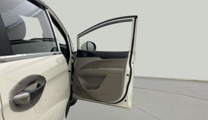 2018 Mahindra MARAZZO M2 7STR, Diesel, Manual, 1,21,208 km, RHS Front Door