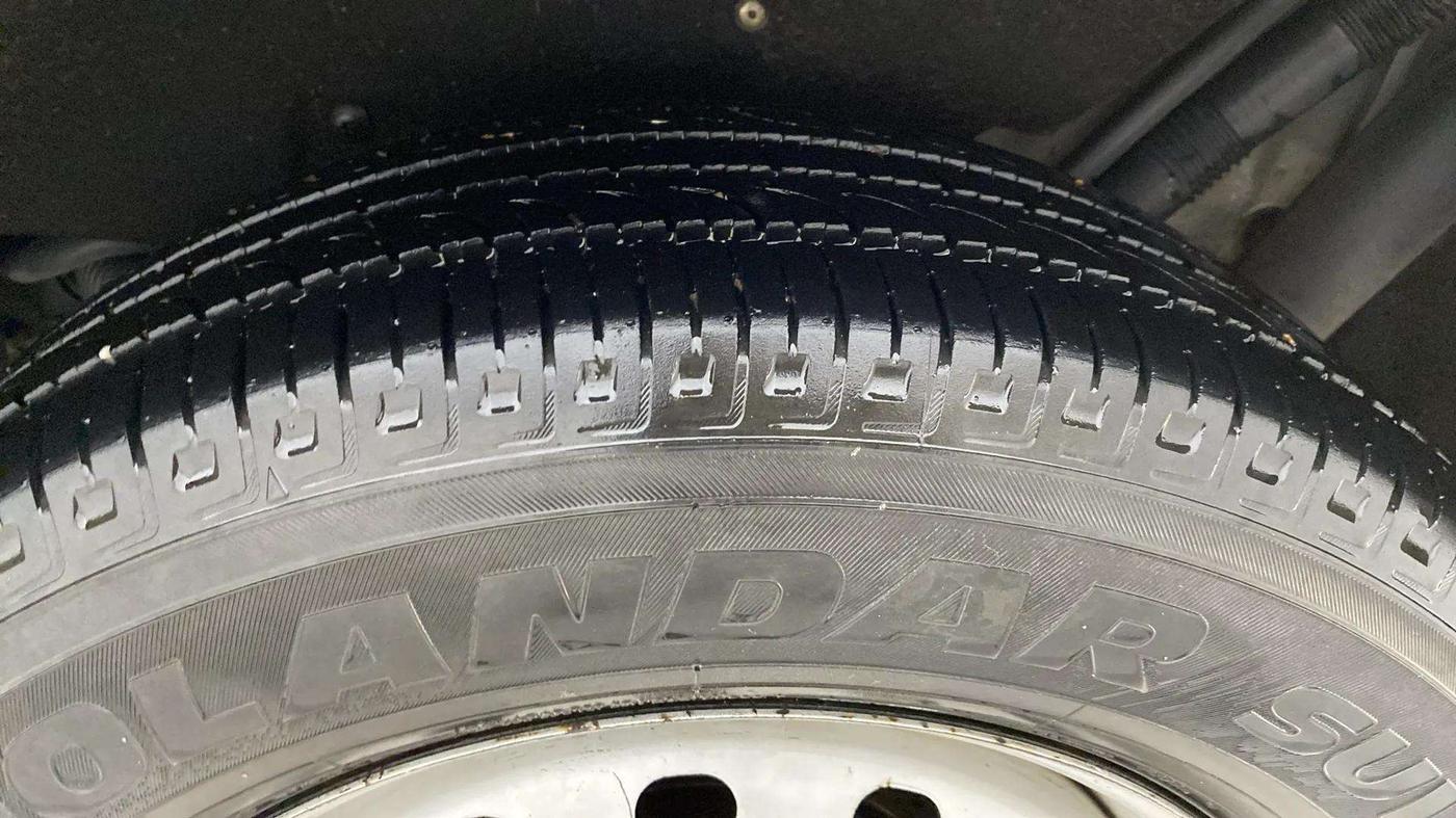 2018 Mahindra MARAZZO M2 7STR, Diesel, Manual, 1,21,208 km, Left Rear Tyre Tread