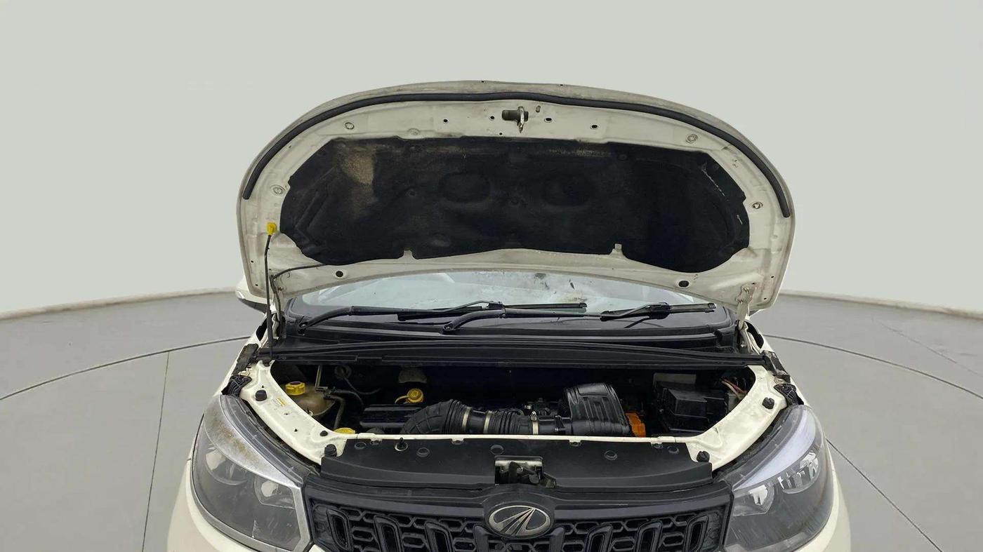 2018 Mahindra MARAZZO M2 7STR, Diesel, Manual, 1,21,208 km, Open Bonet