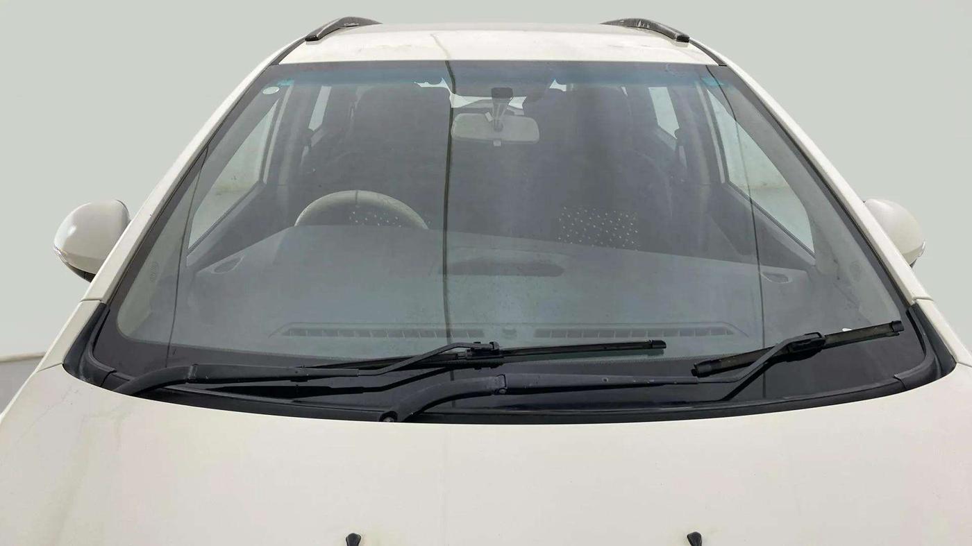 2018 Mahindra MARAZZO M2 7STR, Diesel, Manual, 1,21,208 km, Front Windshield