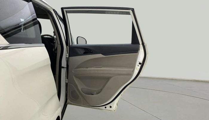 2018 Mahindra MARAZZO M2 7STR, Diesel, Manual, 1,21,208 km, RHS Rear Door