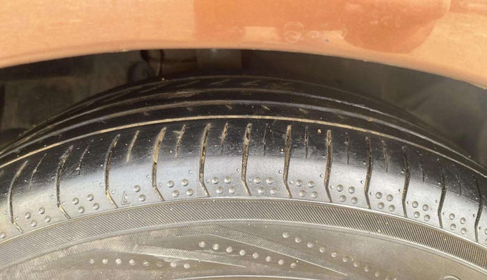 2018 Ford Ecosport TITANIUM 1.5L DIESEL, Diesel, Manual, 1,09,116 km, Right Front Tyre Tread