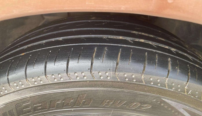 2018 Ford Ecosport TITANIUM 1.5L DIESEL, Diesel, Manual, 1,09,116 km, Left Front Tyre Tread