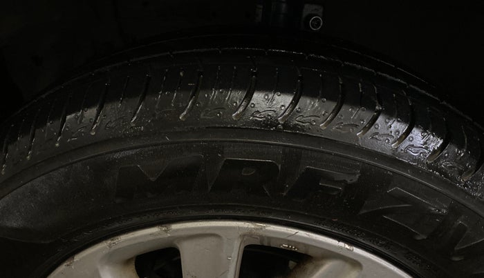 2016 Maruti Swift Dzire ZXI, Petrol, Manual, 68,370 km, Left Front Tyre Tread