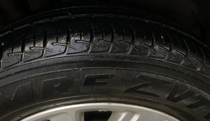 2016 Maruti Swift Dzire ZXI, Petrol, Manual, 68,370 km, Right Rear Tyre Tread