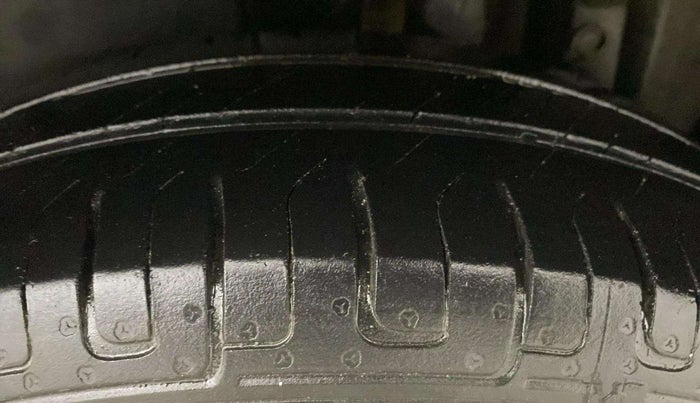 2017 Maruti Swift LXI (O), Petrol, Manual, 51,940 km, Left Rear Tyre Tread