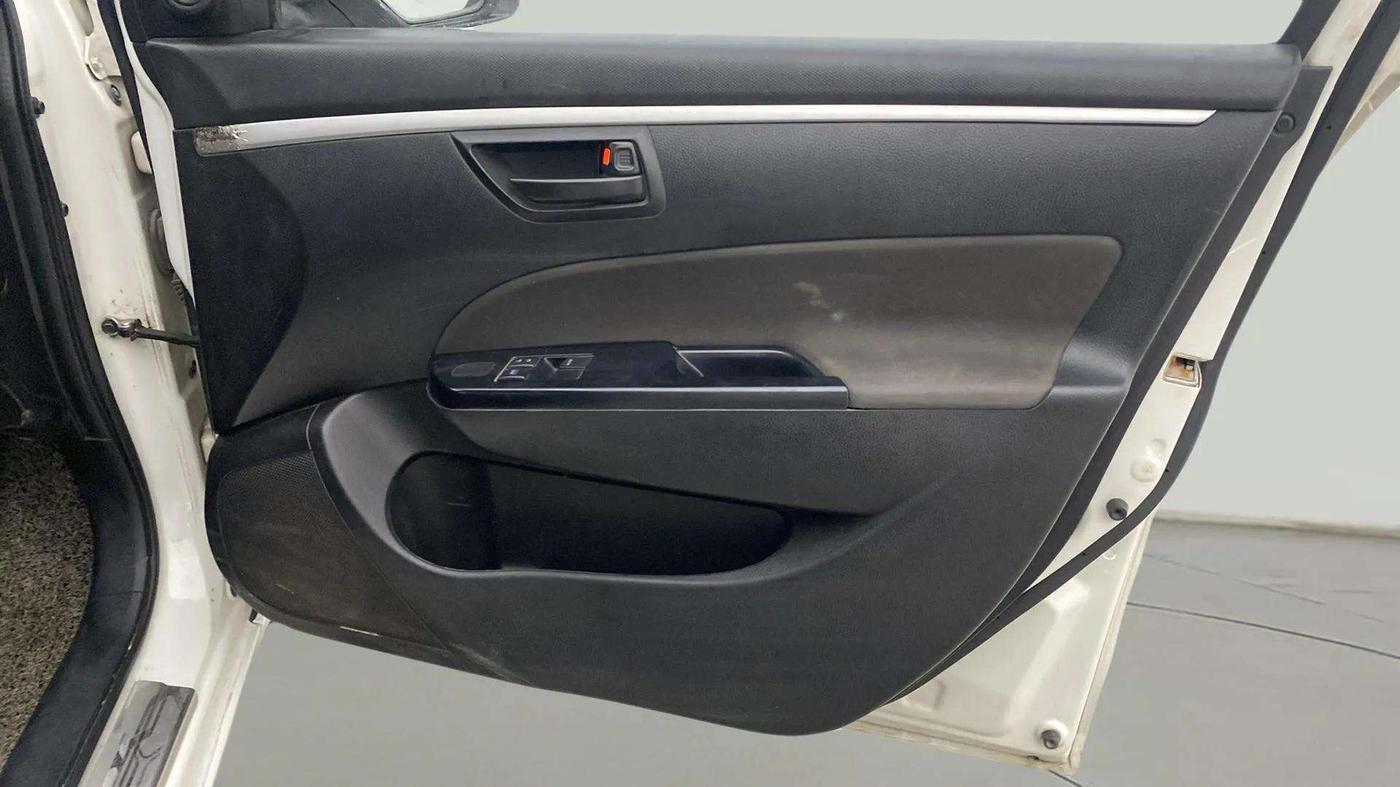 2017 Maruti Swift LXI (O), Petrol, Manual, 51,940 km, Driver Side Door Panels Control