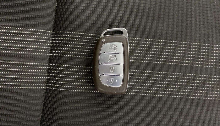 2020 Hyundai VENUE SX PLUS 1.0 TURBO DCT, Petrol, Automatic, 15,235 km, Key Close Up