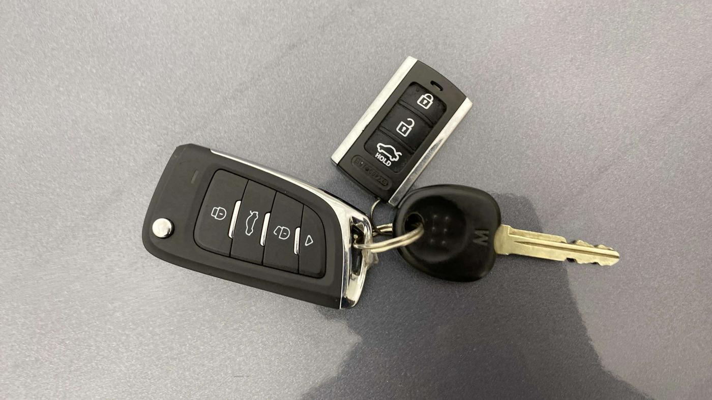 2018 Hyundai Eon ERA +, Petrol, Manual, 40,740 km, Key Close Up