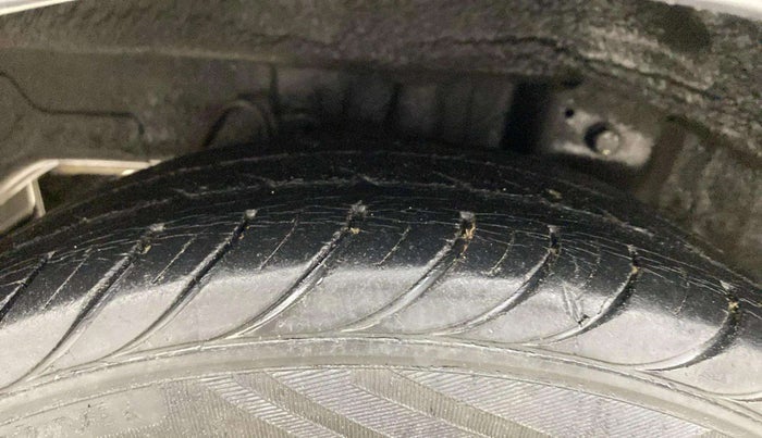 2018 Hyundai Eon ERA +, Petrol, Manual, 40,740 km, Right Rear Tyre Tread
