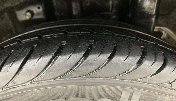 2018 Hyundai Eon ERA +, Petrol, Manual, 40,740 km, Left Rear Tyre Tread