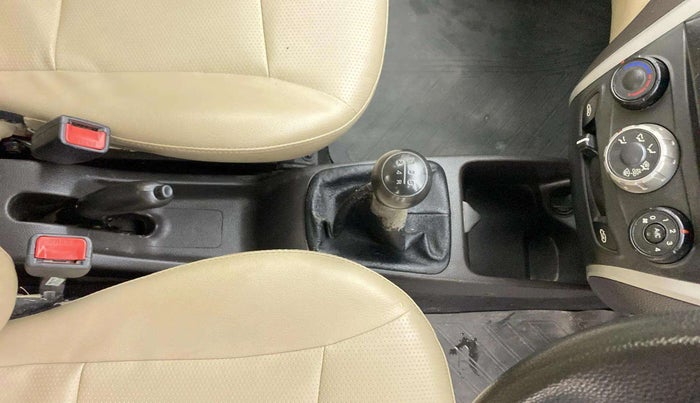2018 Hyundai Eon ERA +, Petrol, Manual, 40,740 km, Gear Lever