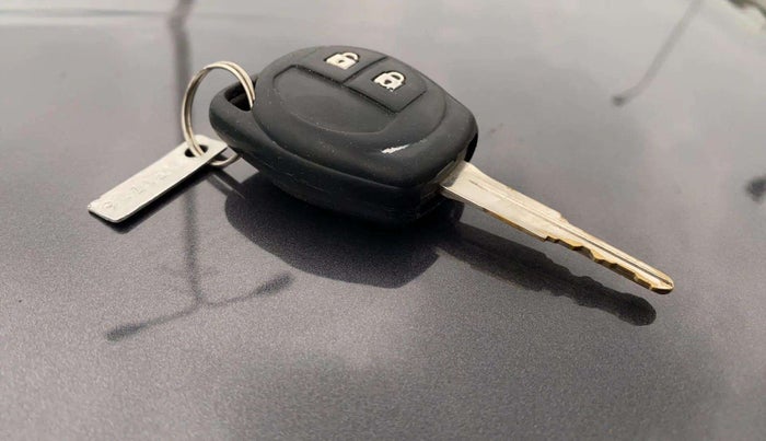 2022 Maruti Alto VXI, Petrol, Manual, 61,976 km, Key Close Up