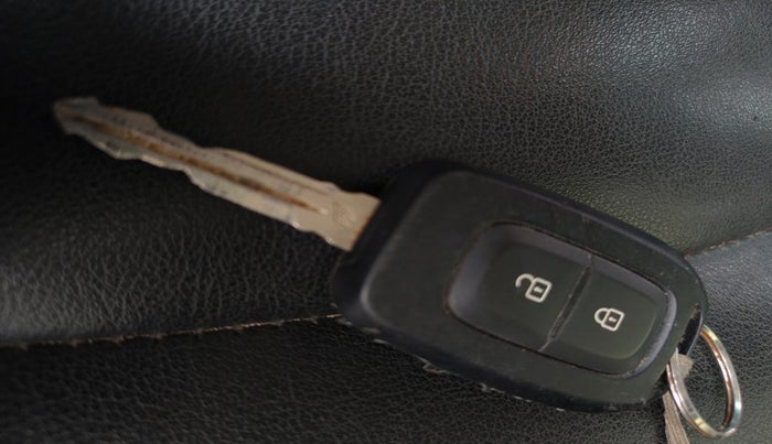 2020 Renault Duster RXS 1.5 PETROL MT, Petrol, Manual, 68,884 km, Key Close Up