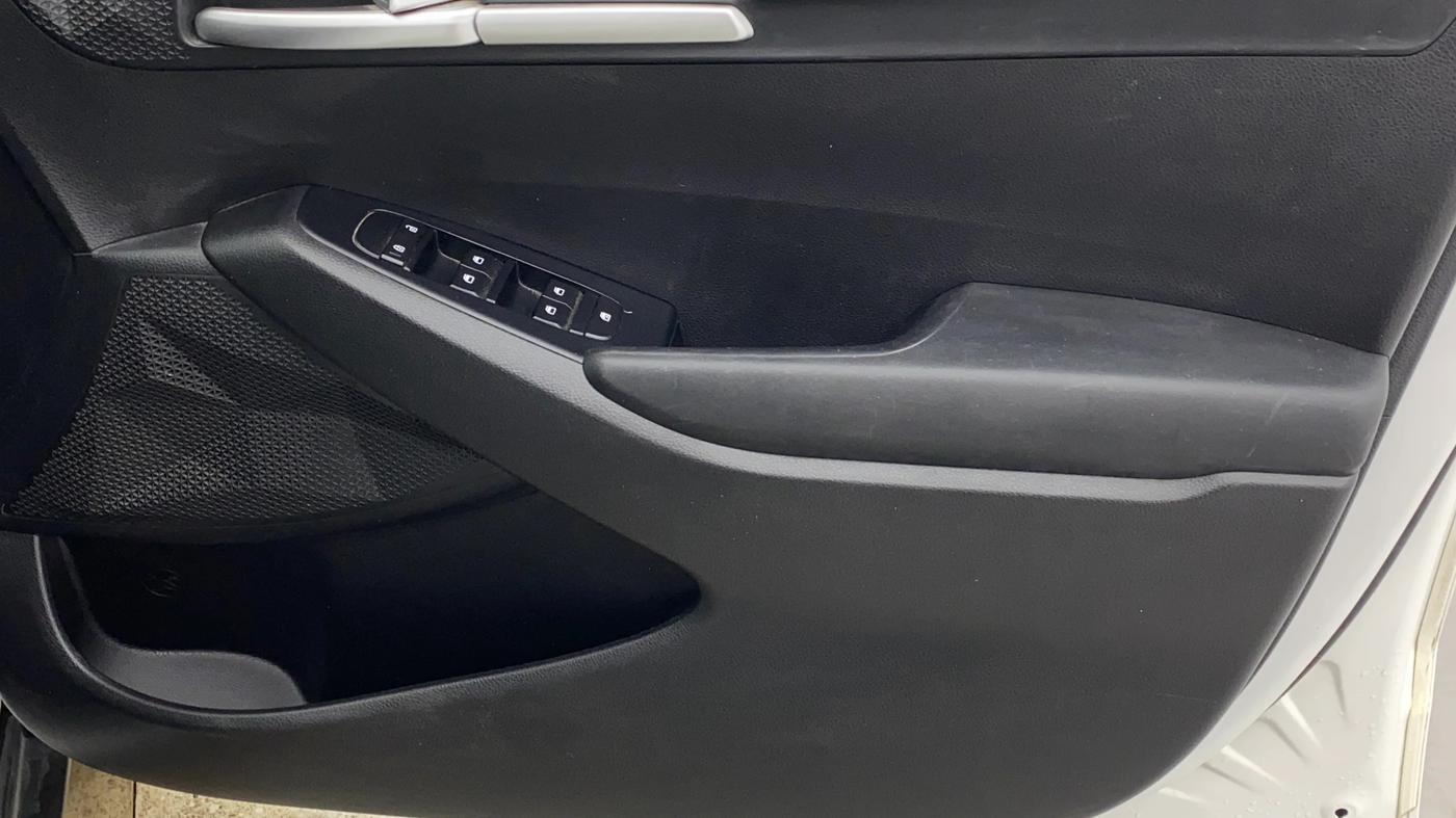 2020 KIA SELTOS HTE 1.5 PETROL, Petrol, Manual, 51,307 km, Driver Side Door Panels Control