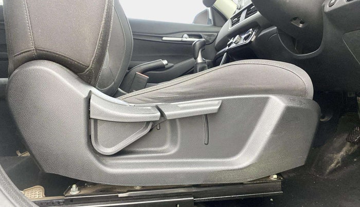 2019 KIA SELTOS HTK PLUS 1.5, Petrol, Manual, 84,752 km, Driver Side Adjustment Panel