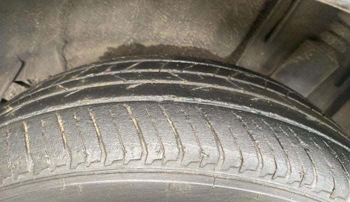 2022 Nissan MAGNITE XL, Petrol, Manual, 34,371 km, Left Front Tyre Tread