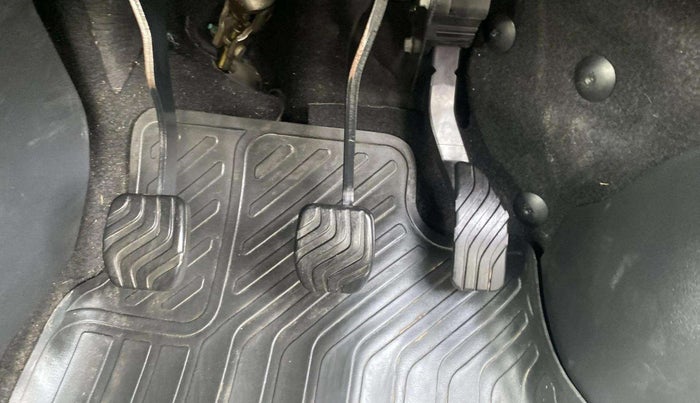 2022 Nissan MAGNITE XL, Petrol, Manual, 34,371 km, Pedals