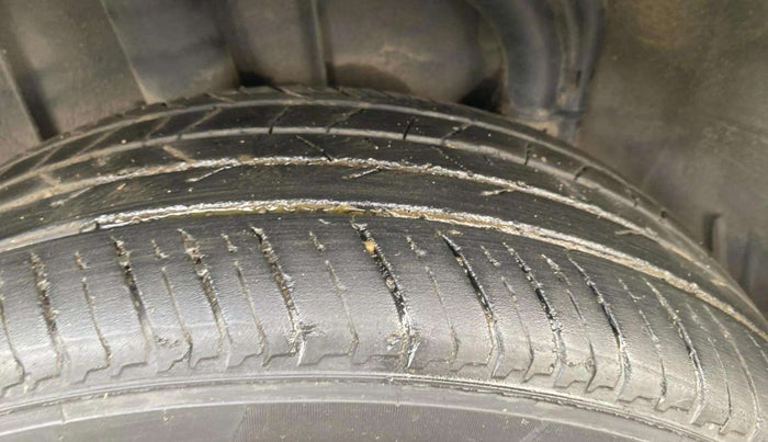 2022 Nissan MAGNITE XL, Petrol, Manual, 34,371 km, Right Rear Tyre Tread