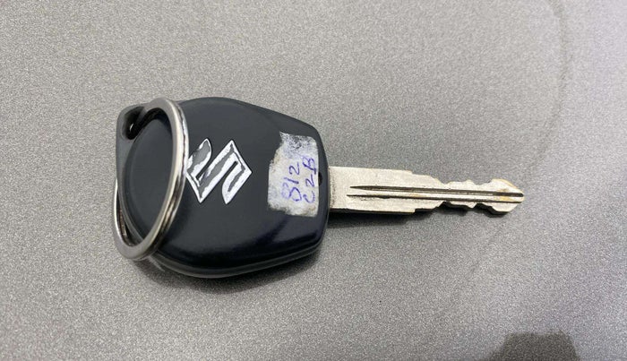 2019 Maruti Swift VXI AMT, Petrol, Automatic, 41,554 km, Key Close Up