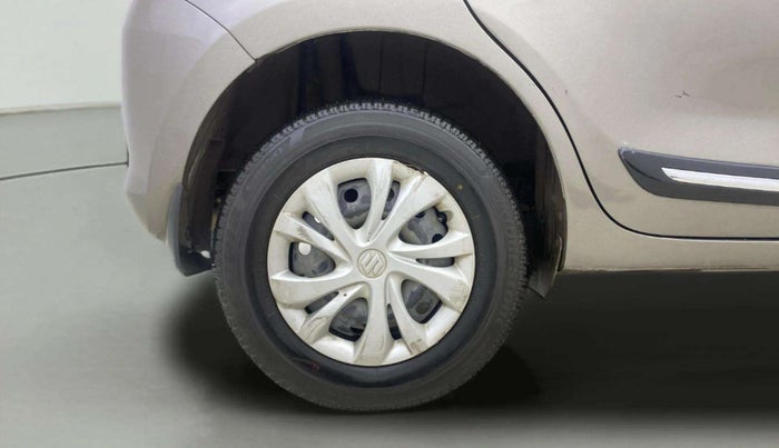 2019 Maruti Swift VXI AMT, Petrol, Automatic, 41,554 km, Right Rear Wheel