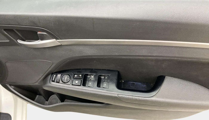 2013 Hyundai New Elantra 1.6 SX (O) MT CRDI, Diesel, Manual, 69,862 km, Driver Side Door Panels Control