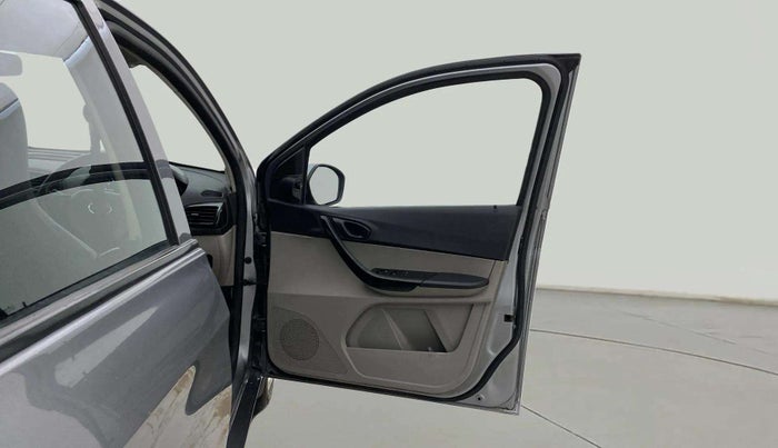2018 Tata Tiago XT PETROL, Petrol, Manual, 57,802 km, RHS Front Door