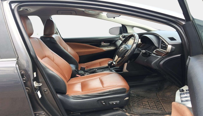 2016 Toyota Innova Crysta 2.8 ZX AT 7 STR, Diesel, Automatic, 1,15,807 km, Right Side Front Door Cabin