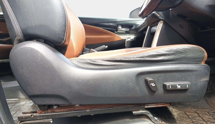 2016 Toyota Innova Crysta 2.8 ZX AT 7 STR, Diesel, Automatic, 1,15,807 km, Driver Side Adjustment Panel