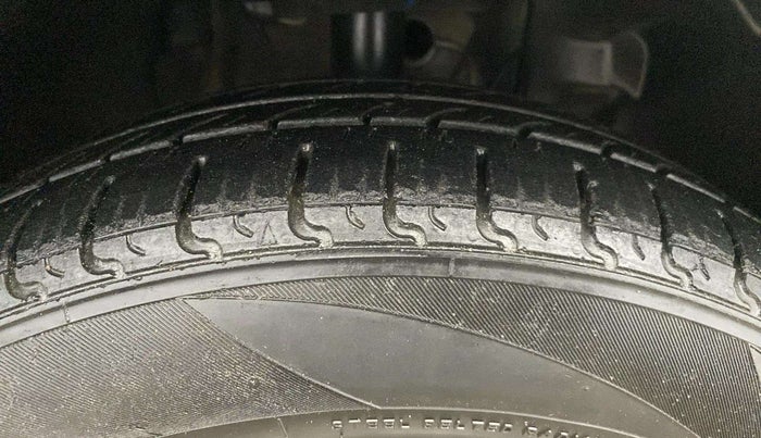 2022 Tata Tiago XZ PLUS CNG, CNG, Manual, 98,429 km, Right Front Tyre Tread