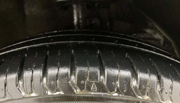 2020 Maruti Dzire VXI AMT, Petrol, Automatic, 29,537 km, Right Front Tyre Tread