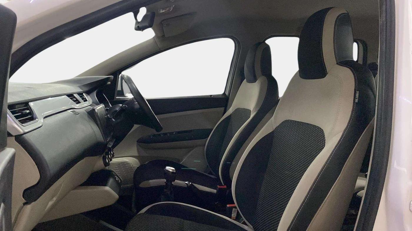 2020 Renault TRIBER RXZ, Petrol, Manual, 33,183 km, Right Side Front Door Cabin